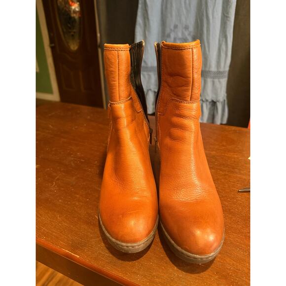 Clarks Gore Tex Brown Leather Wedged Boots Women’s 8.5 Side Zip Up - Picture 4 of 5